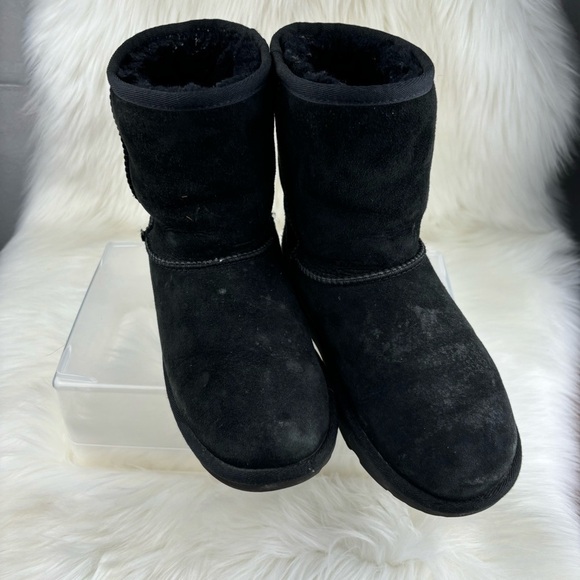 UGG WINTER BOOTS SIZE 4 KIDS - Picture 7 of 9